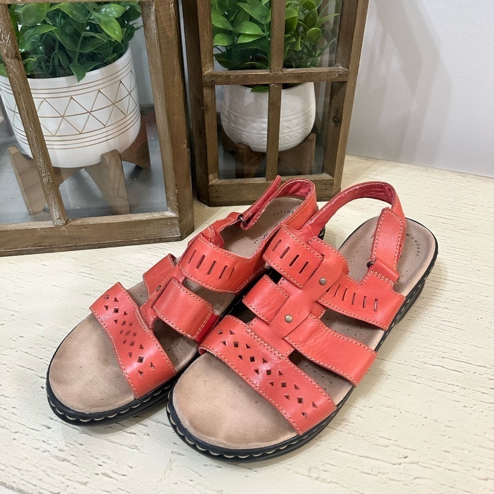 Clarks Women’s Lexi Qwin Coral Pink Leather Slingback Sandal Size 8 - Picture 1 of 5